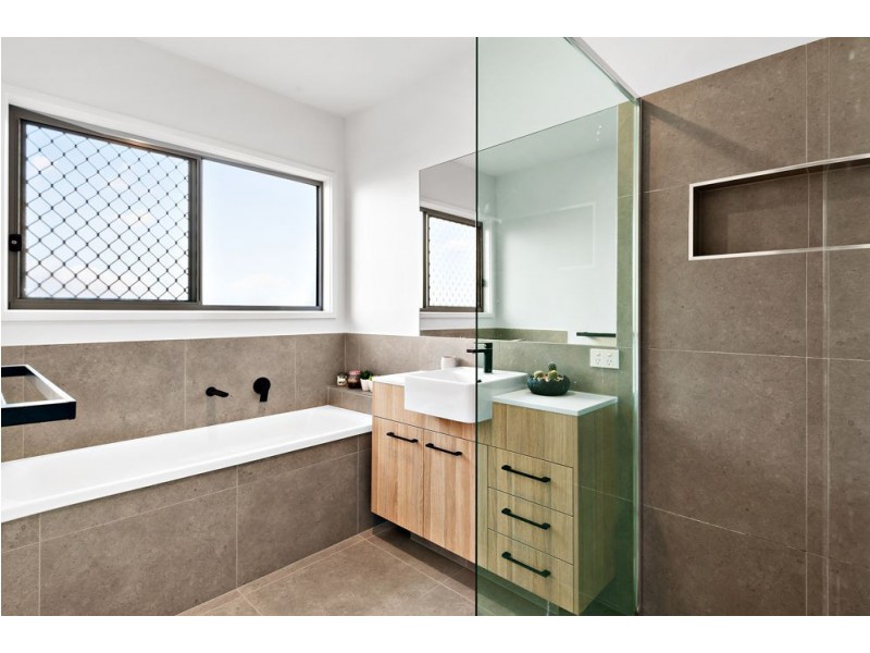 2 Balance Place, Birtinya QLD 4575