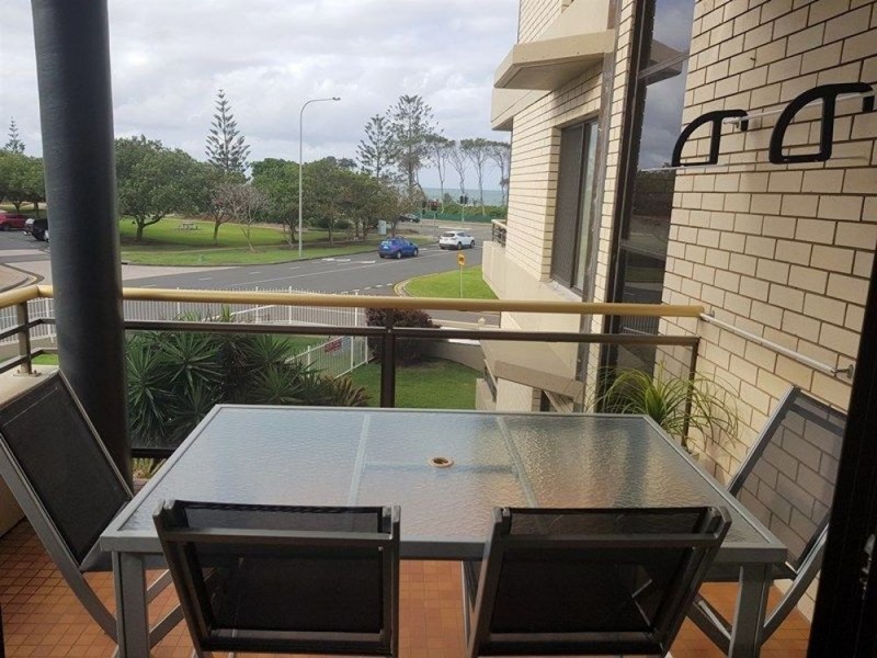 11/112 Alexandra Parade “Surf Chalet”, Alexandra Headland QLD 4572