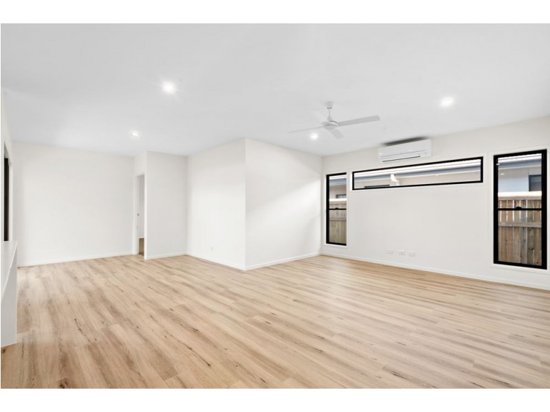 10 Lightning Street, Palmview QLD 4553
