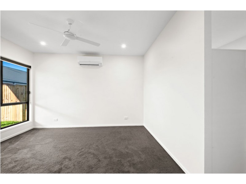 10 Lightning Street, Palmview QLD 4553