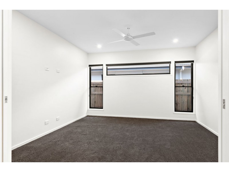 10 Lightning Street, Palmview QLD 4553
