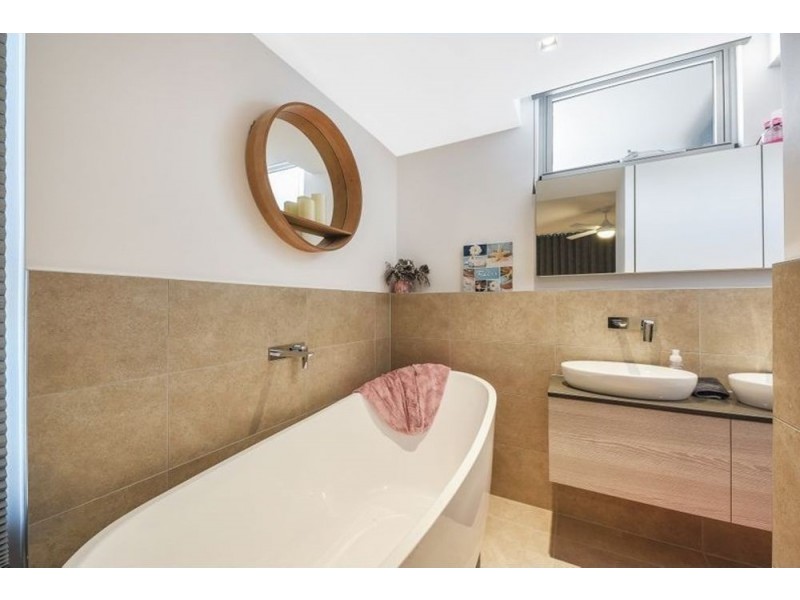 10/18 Edward Street, Alexandra Headland QLD 4572