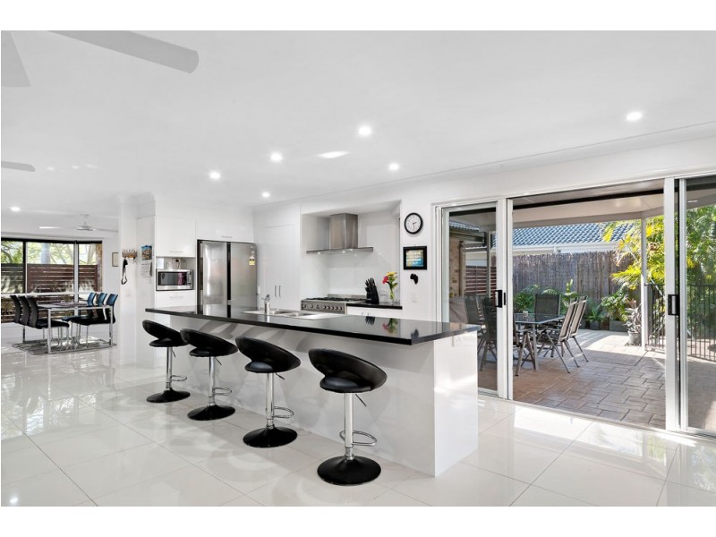 11 Sweetbrush Place, Mountain Creek QLD 4557