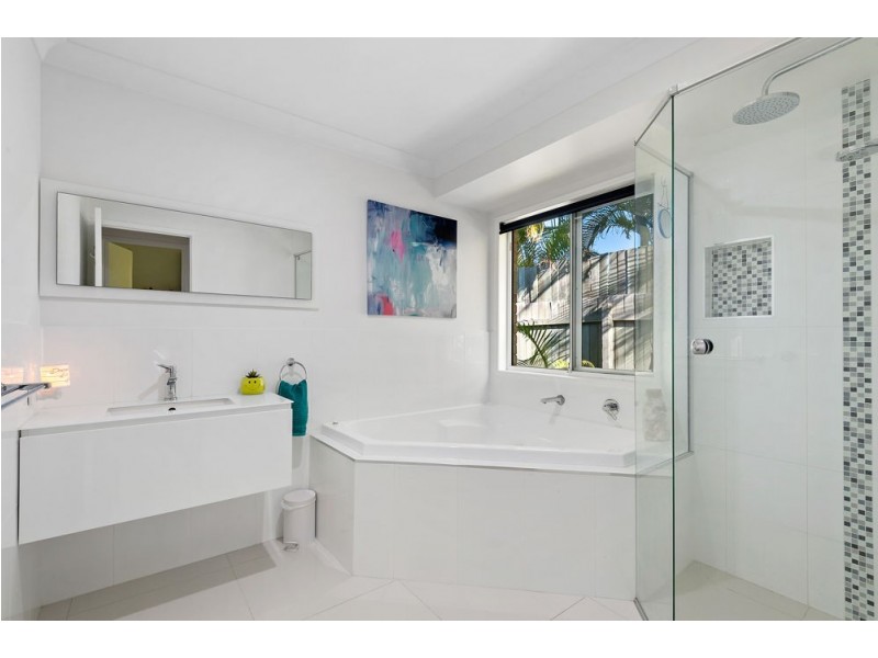 11 Sweetbrush Place, Mountain Creek QLD 4557