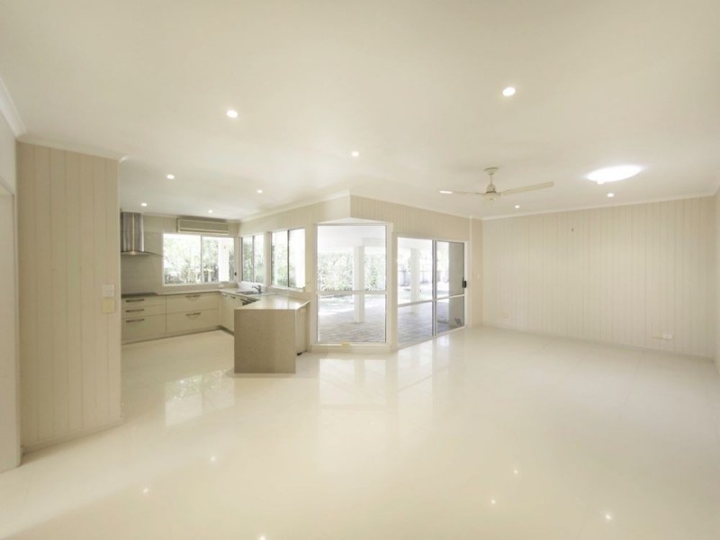 4 Kona Court, Mountain Creek QLD 4557