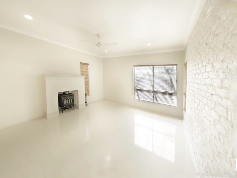 4 Kona Court, Mountain Creek QLD 4557