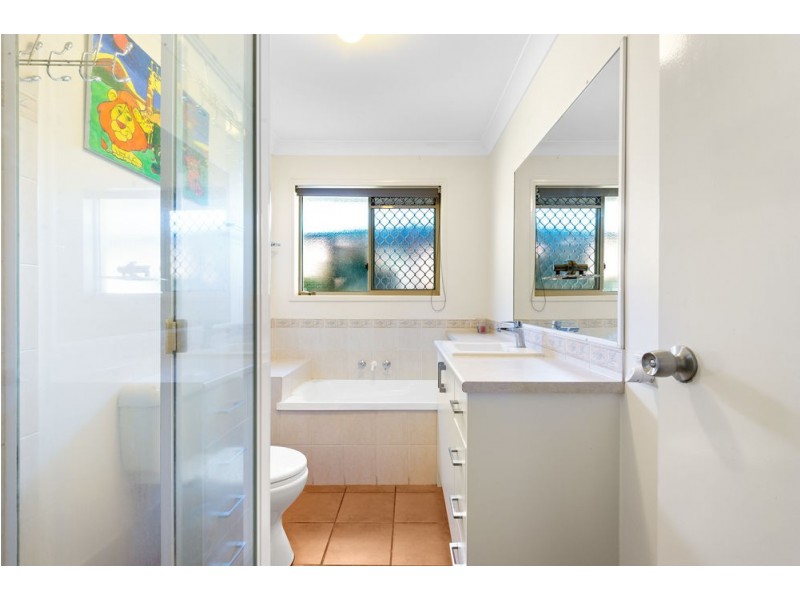 35 Bernheid Crescent, Sippy Downs QLD 4556