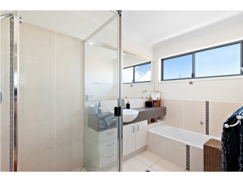10 Zante Lane, Kawana Island QLD 4575