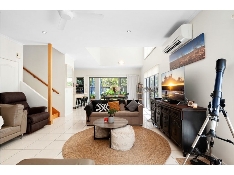 10 Zante Lane, Kawana Island QLD 4575
