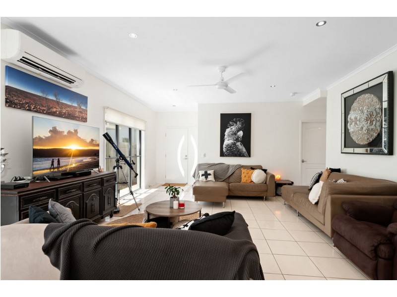 10 Zante Lane, Kawana Island QLD 4575