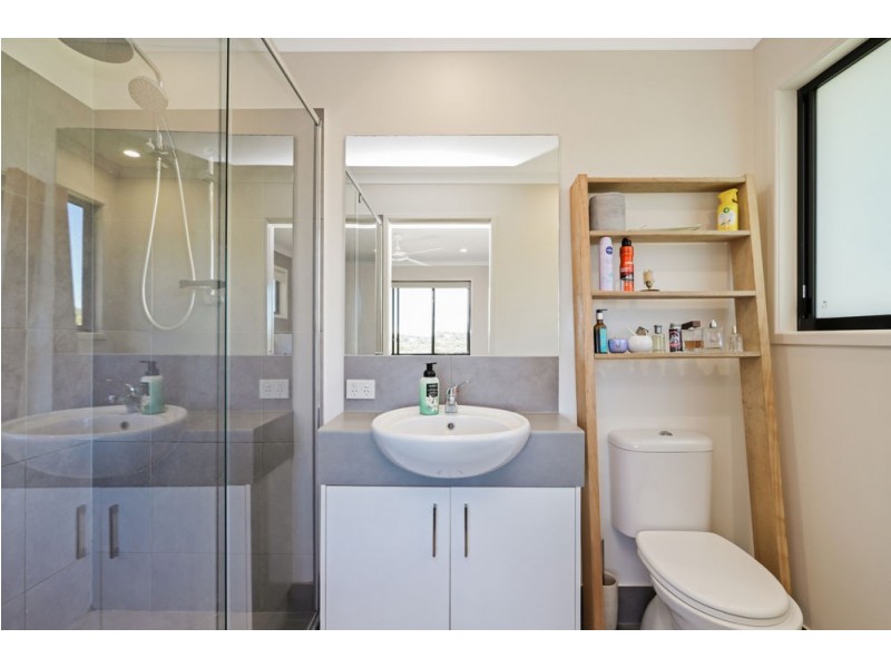 13 Moss Day Place North, Burnside QLD 4560