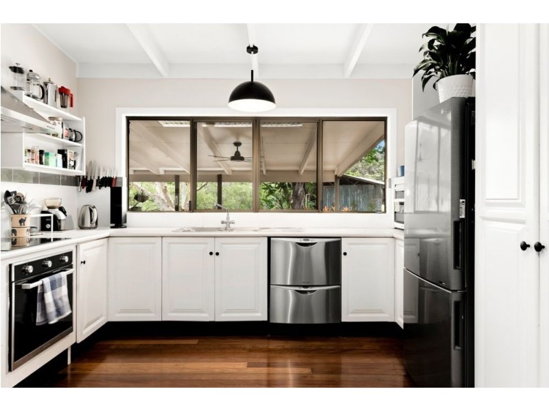 18 Hardings Road, Hunchy QLD 4555