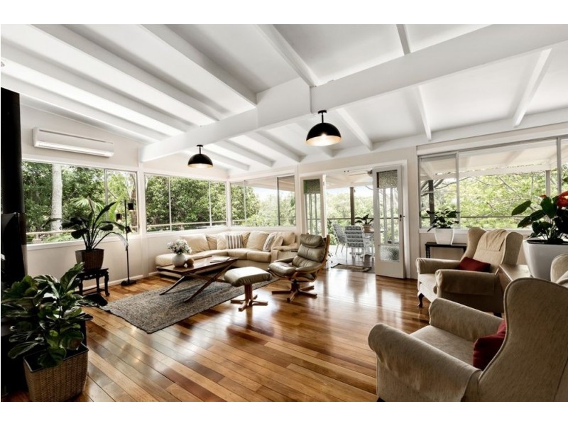 18 Hardings Road, Hunchy QLD 4555