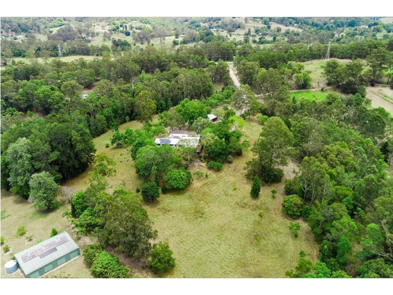 18 Hardings Road, Hunchy QLD 4555