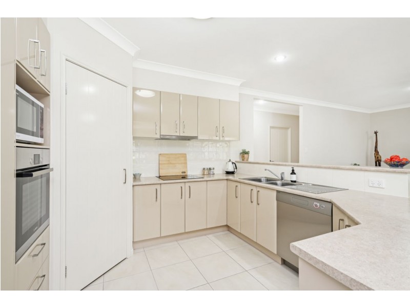 14 Saint Pauls Avenue, Pelican Waters QLD 4551