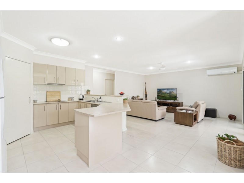 14 Saint Pauls Avenue, Pelican Waters QLD 4551