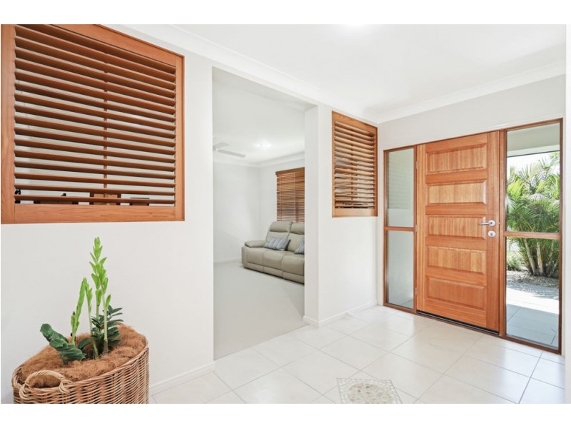 14 Saint Pauls Avenue, Pelican Waters QLD 4551