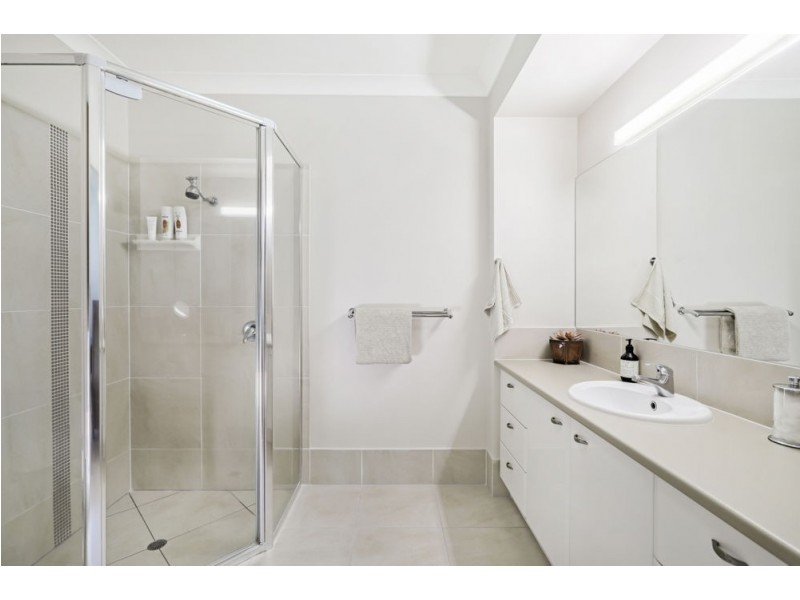 14 Saint Pauls Avenue, Pelican Waters QLD 4551