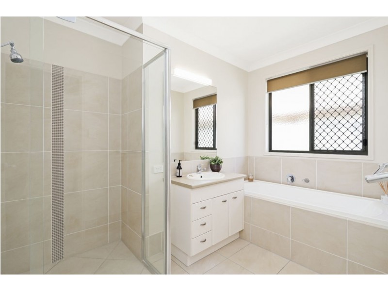 14 Saint Pauls Avenue, Pelican Waters QLD 4551