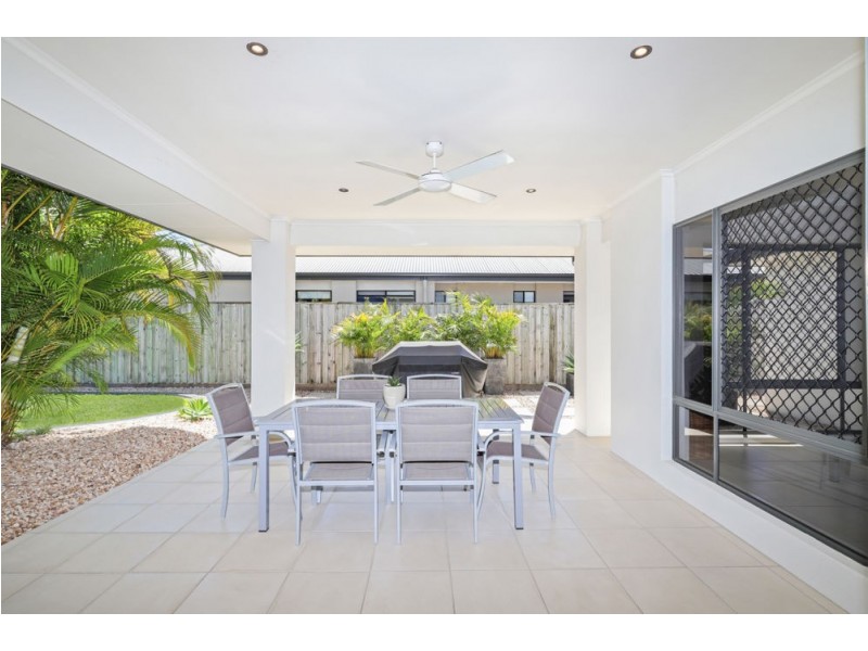 14 Saint Pauls Avenue, Pelican Waters QLD 4551