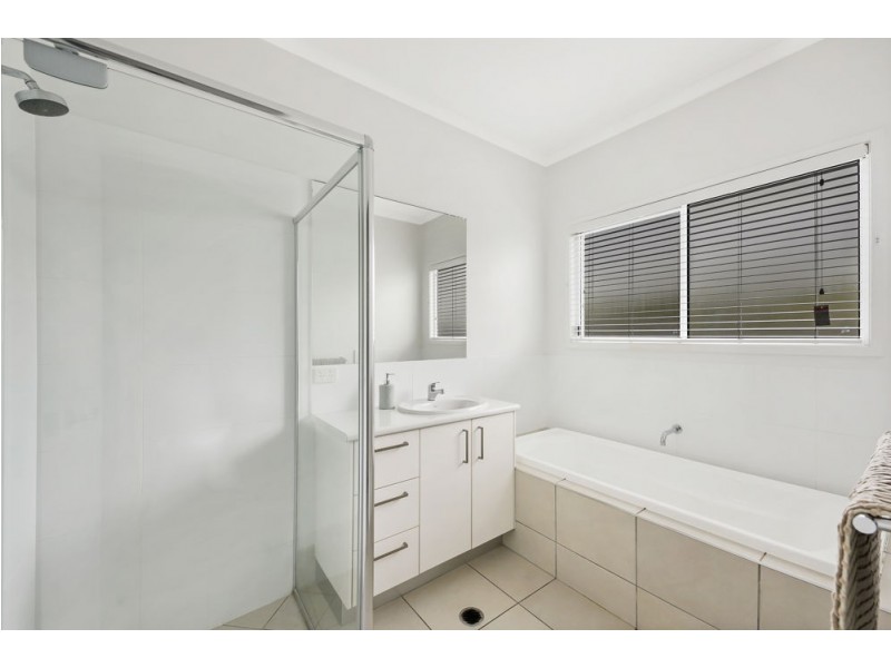 17 Ellis Place, Mountain Creek QLD 4557