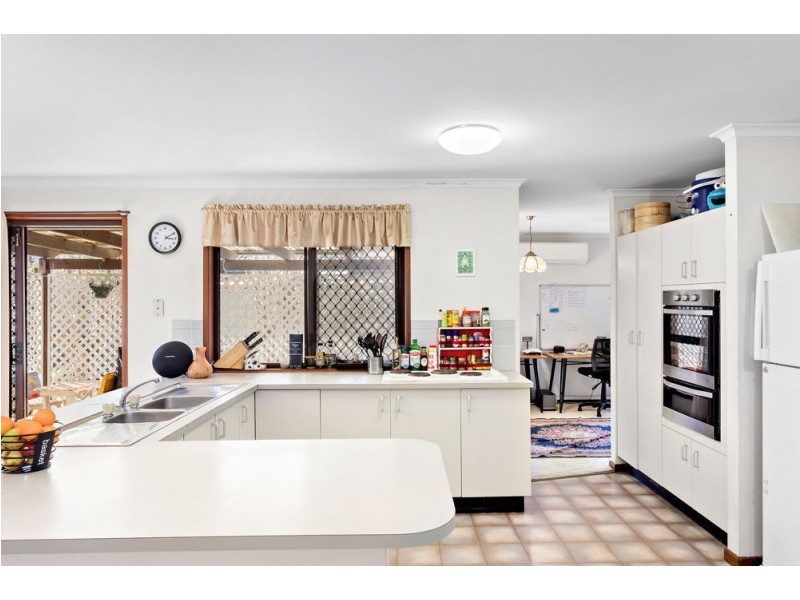 4 Chelsea Crescent, Minyama QLD 4575