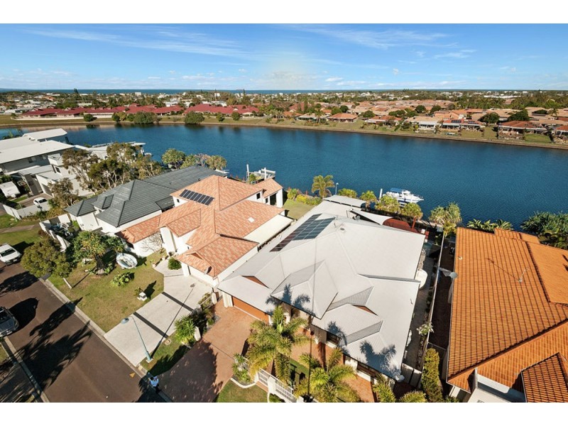 18 Bahamas Circuit, Parrearra QLD 4575