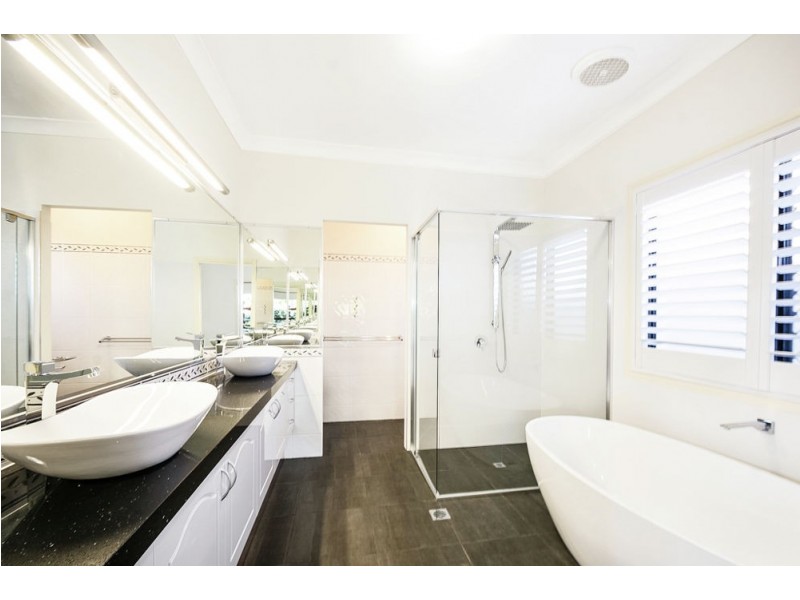 18 Bahamas Circuit, Parrearra QLD 4575