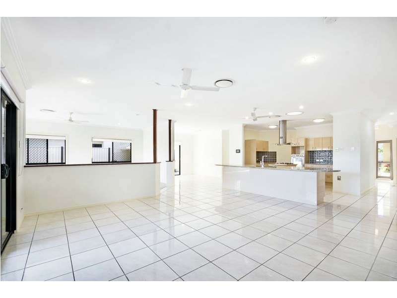 18 Bahamas Circuit, Parrearra QLD 4575
