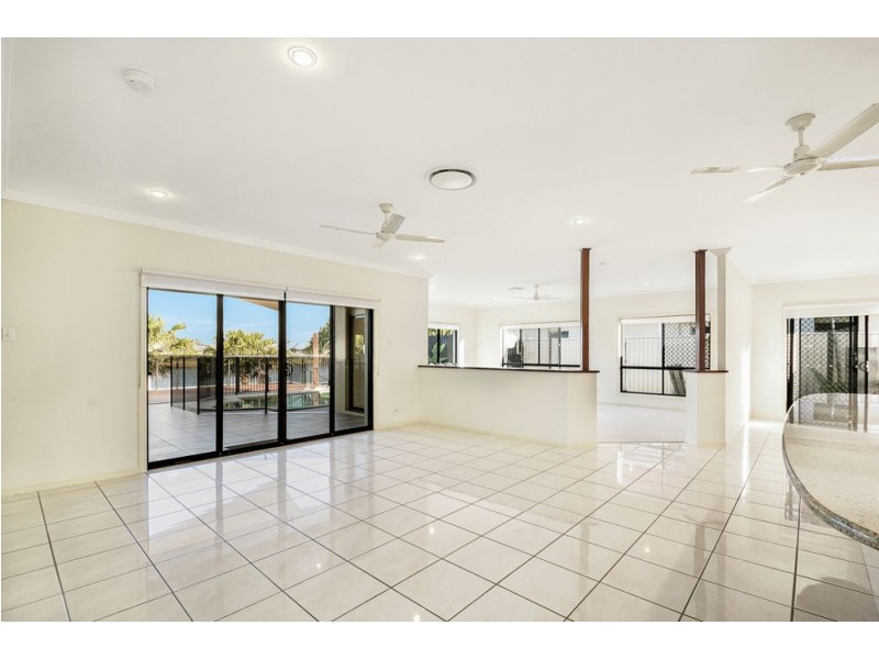 18 Bahamas Circuit, Parrearra QLD 4575