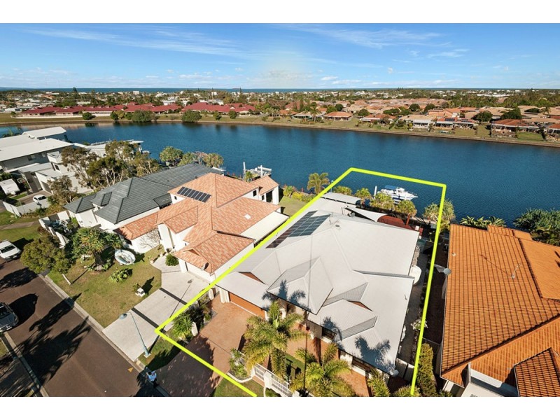 18 Bahamas Circuit, Parrearra QLD 4575