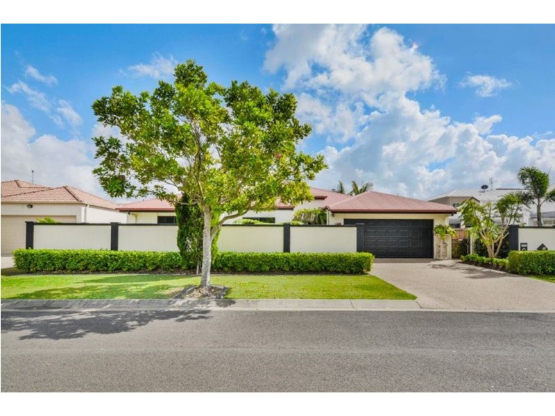 15 Sumatra Court, Kawana Island QLD 4575