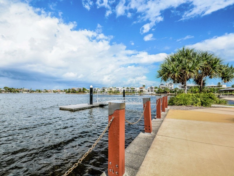 15 Sumatra Court, Kawana Island QLD 4575