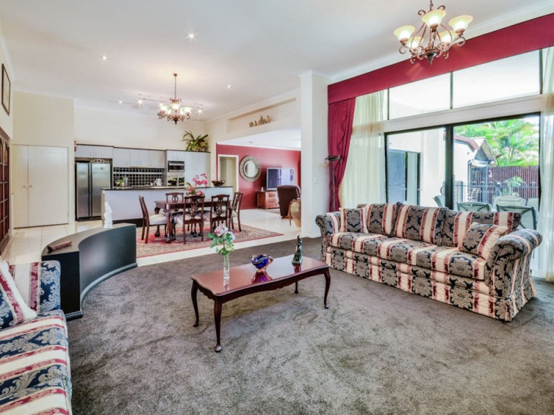 15 Sumatra Court, Kawana Island QLD 4575