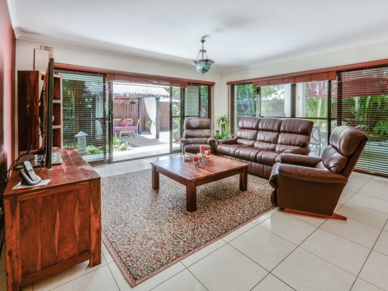 15 Sumatra Court, Kawana Island QLD 4575