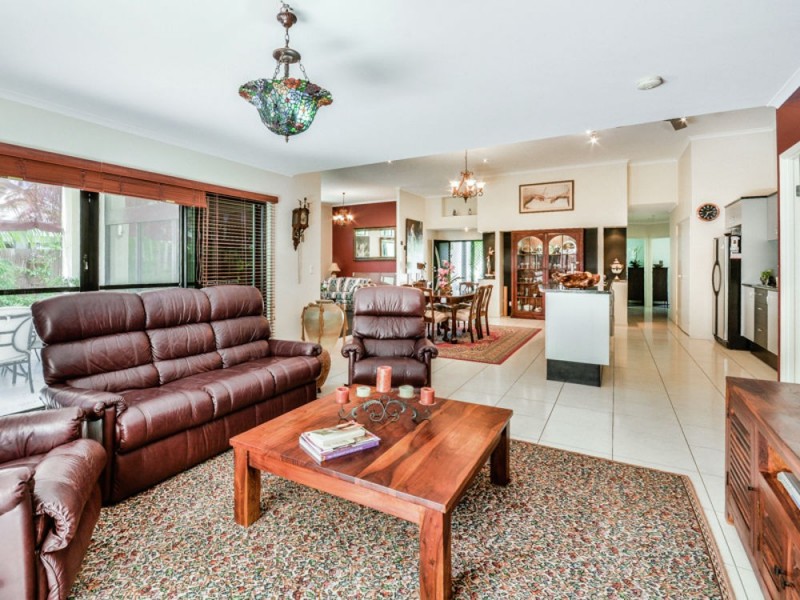 15 Sumatra Court, Kawana Island QLD 4575