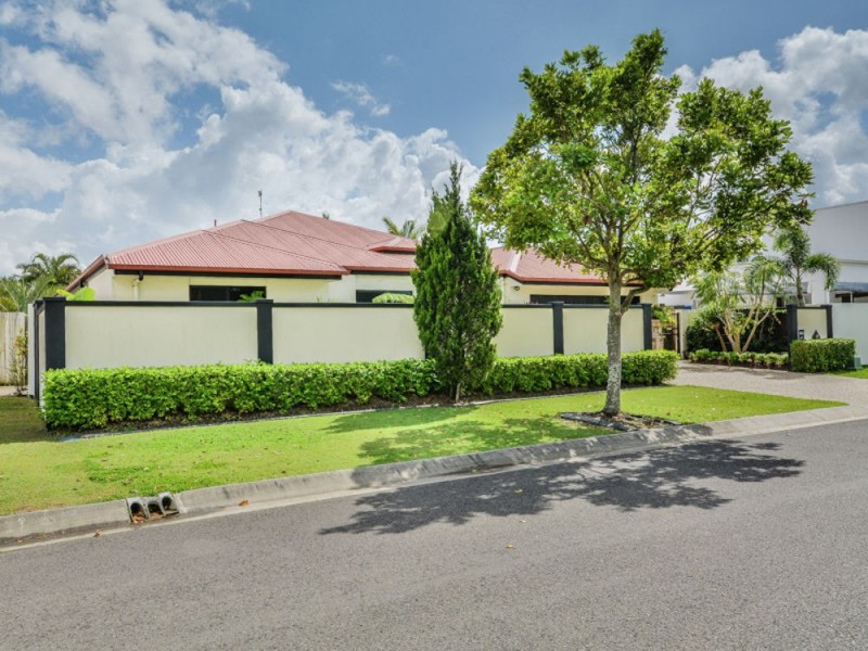 15 Sumatra Court, Kawana Island QLD 4575