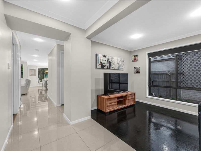 15 Allchin Court, Warner QLD 4500