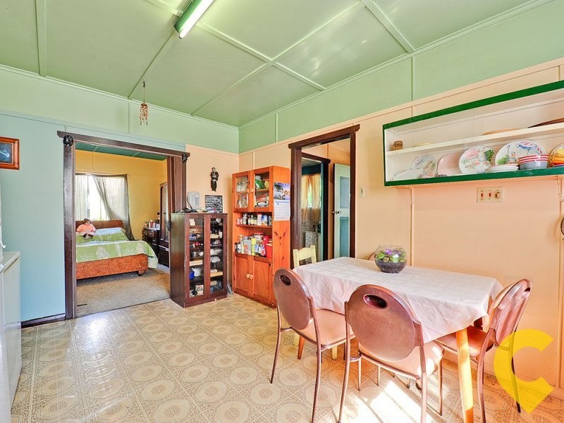 18 Lalroy Street, Beachmere QLD 4510