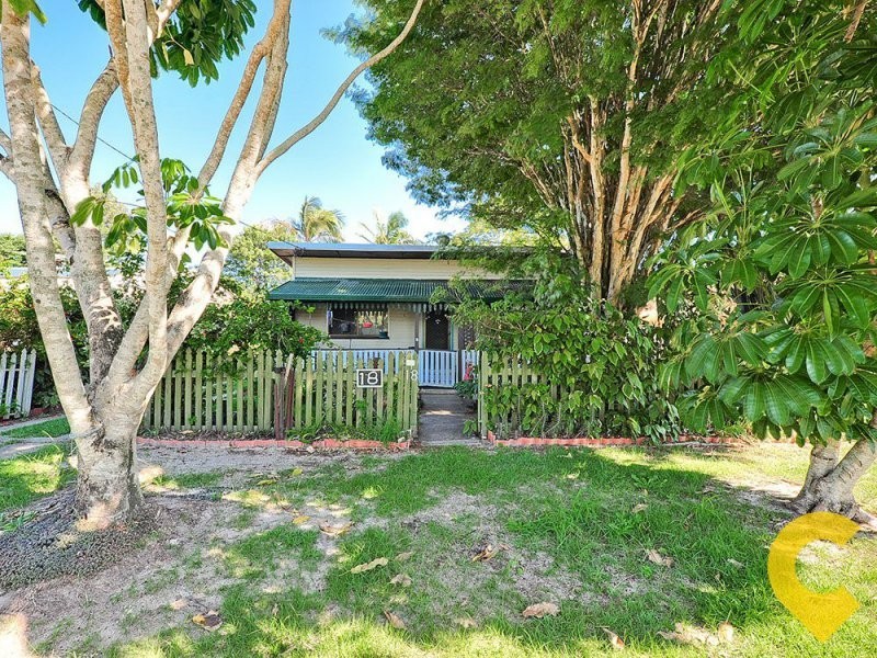 18 Lalroy Street, Beachmere QLD 4510
