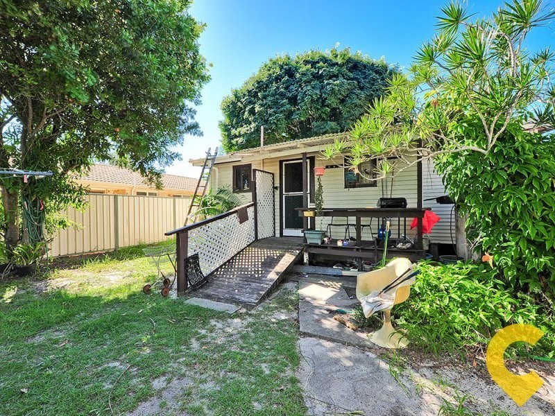 18 Lalroy Street, Beachmere QLD 4510