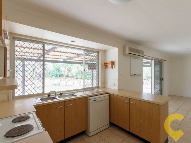18 Eacham Street, Petrie QLD 4502