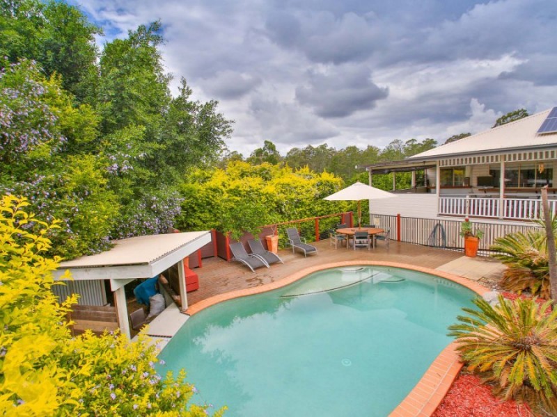 6 Heron Close, Cashmere QLD 4500