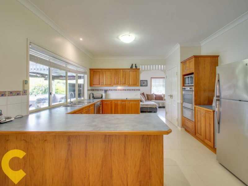 6 Heron Close, Cashmere QLD 4500