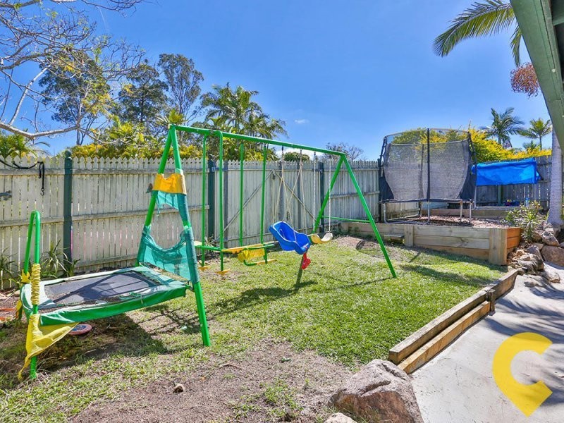 16 Cania Crescent, Petrie QLD 4502