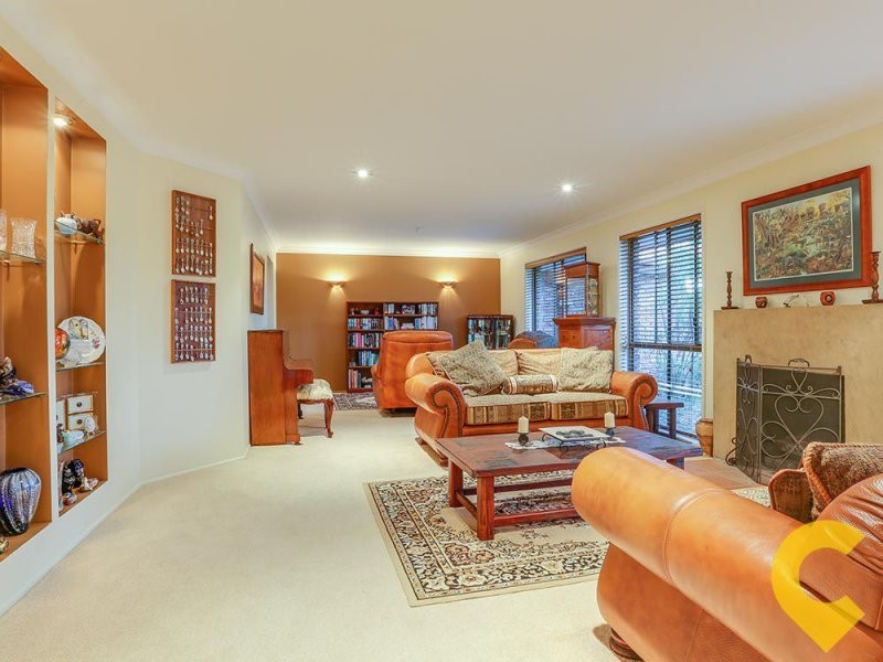 4 Hidden Valley Drive, Eatons Hill QLD 4037