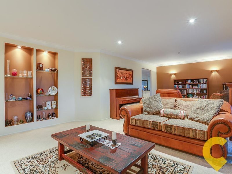 4 Hidden Valley Drive, Eatons Hill QLD 4037