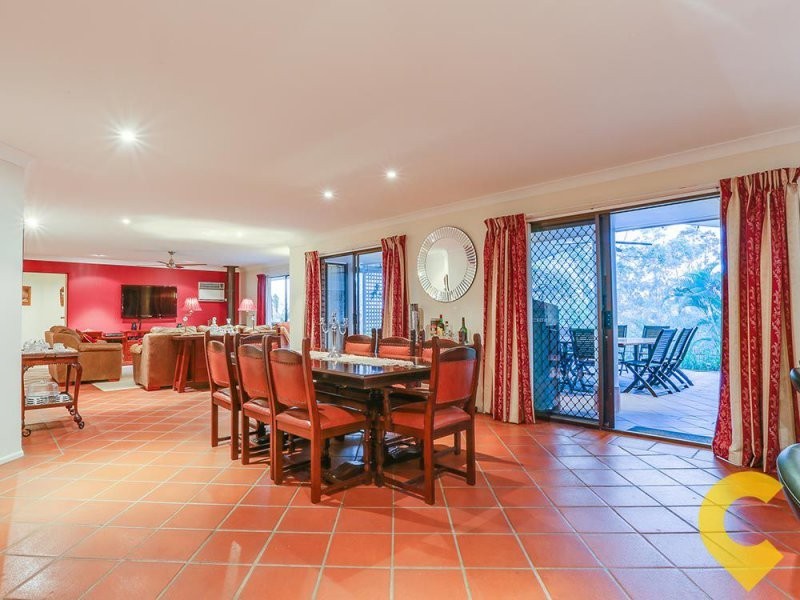 4 Hidden Valley Drive, Eatons Hill QLD 4037