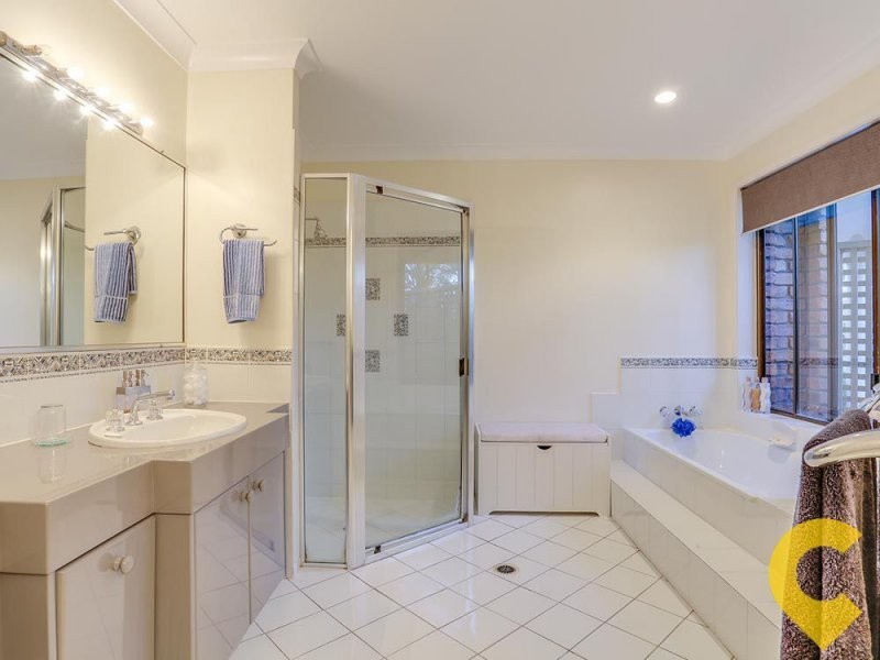 4 Hidden Valley Drive, Eatons Hill QLD 4037