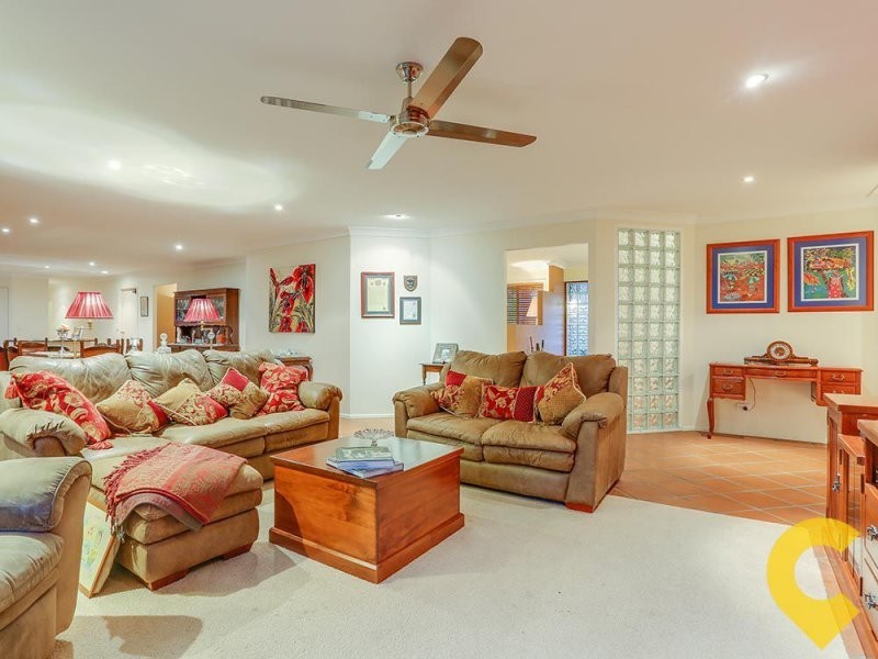 4 Hidden Valley Drive, Eatons Hill QLD 4037